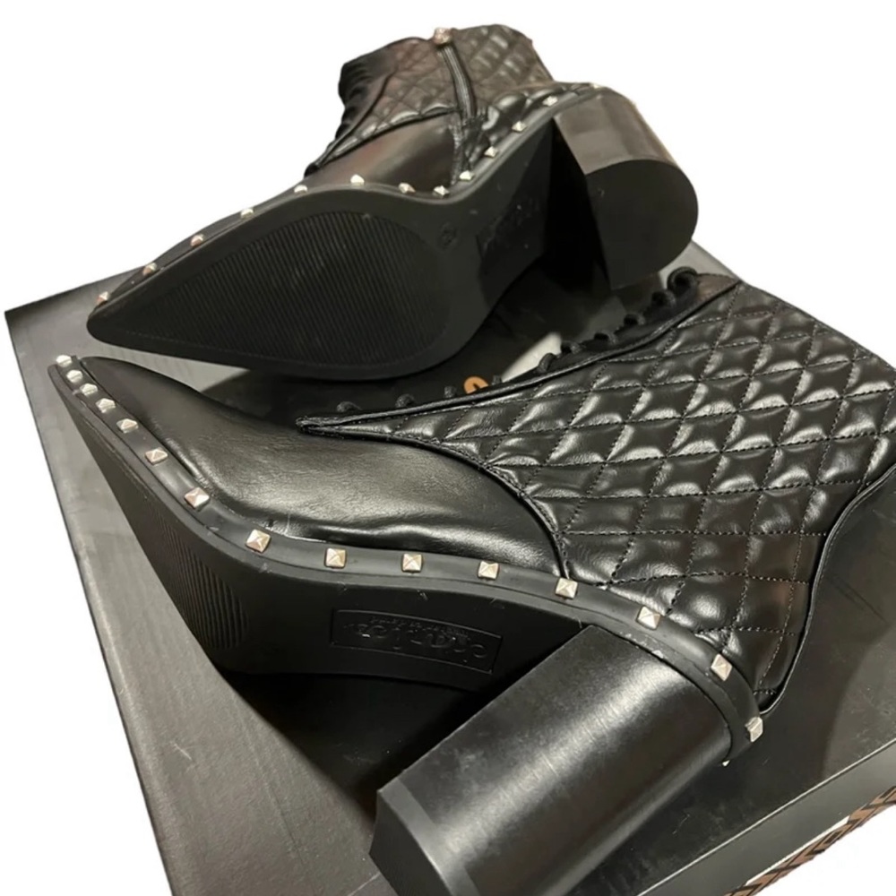 ****SOLD****Charles & David Quilted Booties - Size 6.5 - Picture 5 of 9